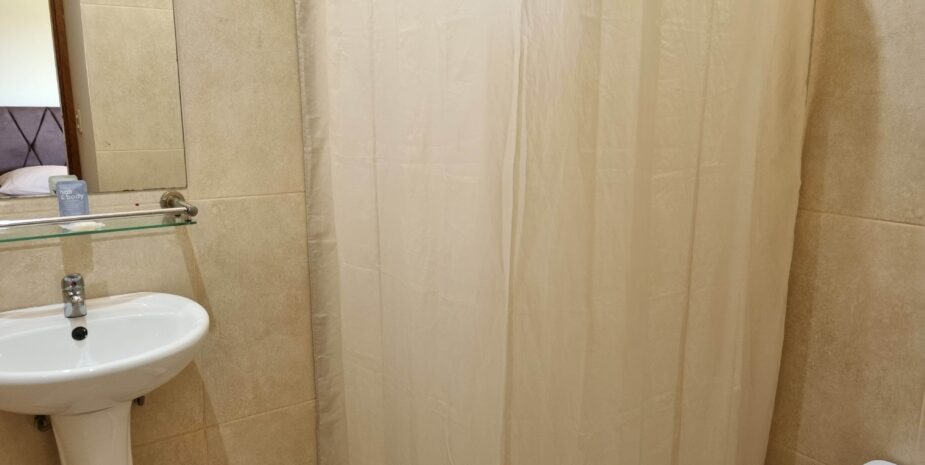 Studio 24 bathroom